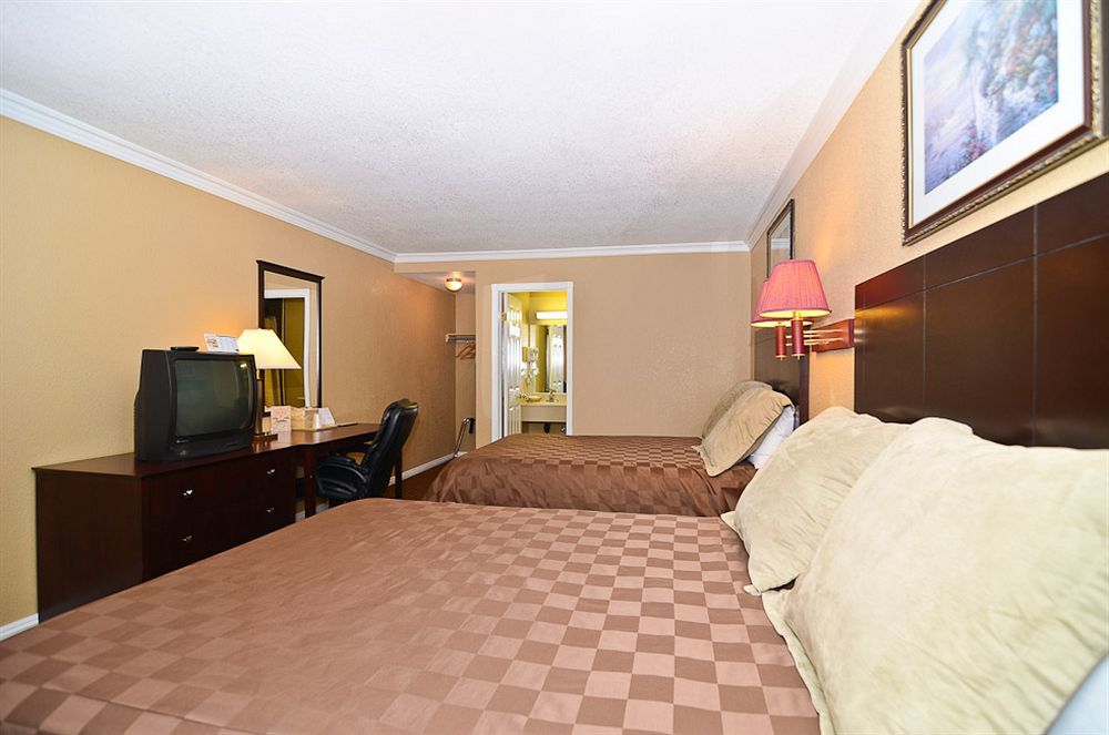 Santa Clarita Motel - Near Six Flags Magic Mountain - Valencia Экстерьер фото